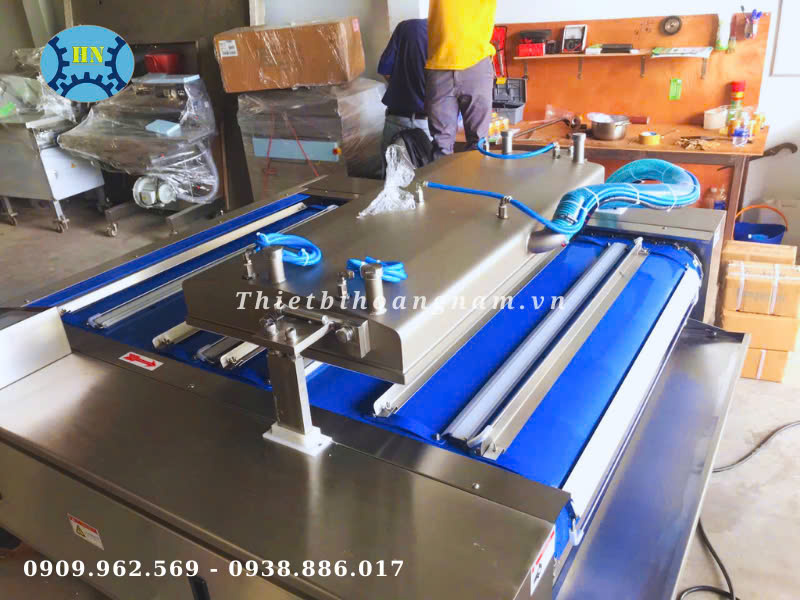 Máy hút chân không băng tải